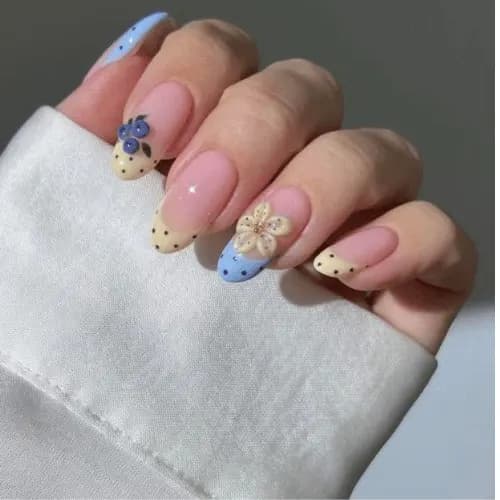 Uñas de gel con diseño floral